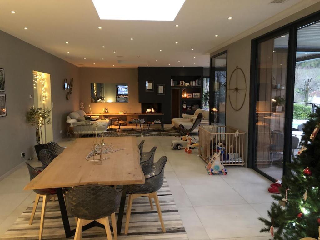 Grande Villa De Luxe Périgueux Exteriör bild